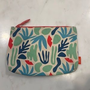 NWOT Ipsy makeup bag